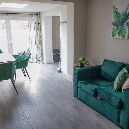 Wave Stays - Ground Floor Apartment - Outside Seating Area Cleveleys Ngoại thất bức ảnh