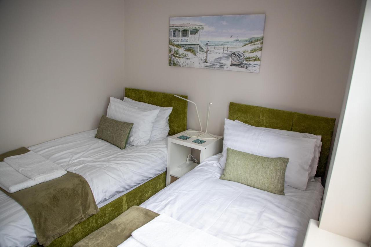 Wave Stays - Ground Floor Apartment - Outside Seating Area Cleveleys Ngoại thất bức ảnh
