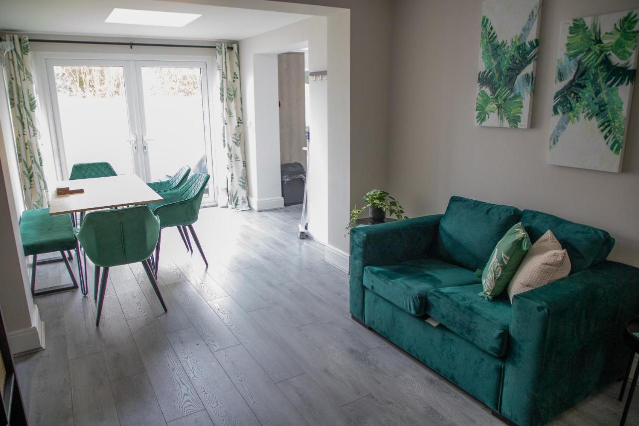 Wave Stays - Ground Floor Apartment - Outside Seating Area Cleveleys Ngoại thất bức ảnh