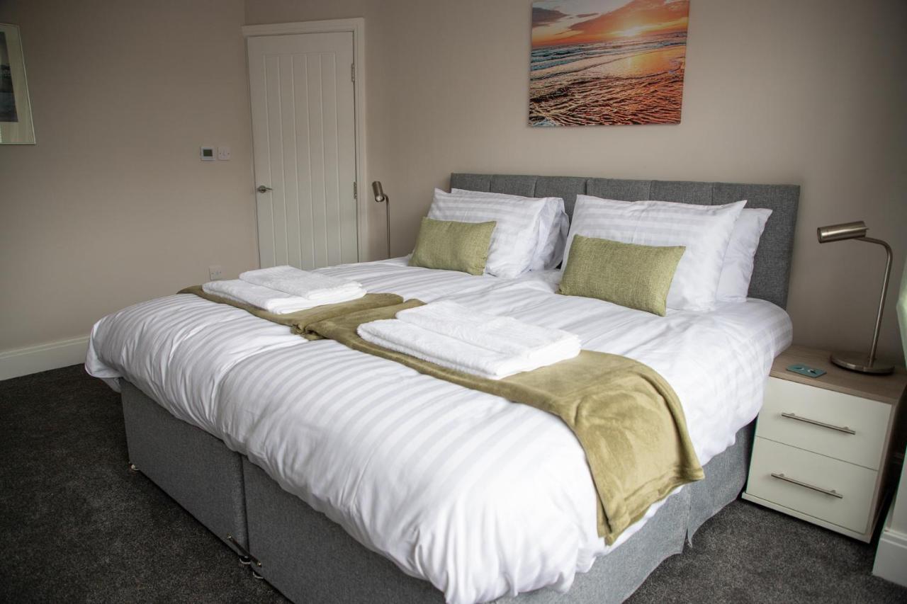 Wave Stays - Ground Floor Apartment - Outside Seating Area Cleveleys Ngoại thất bức ảnh