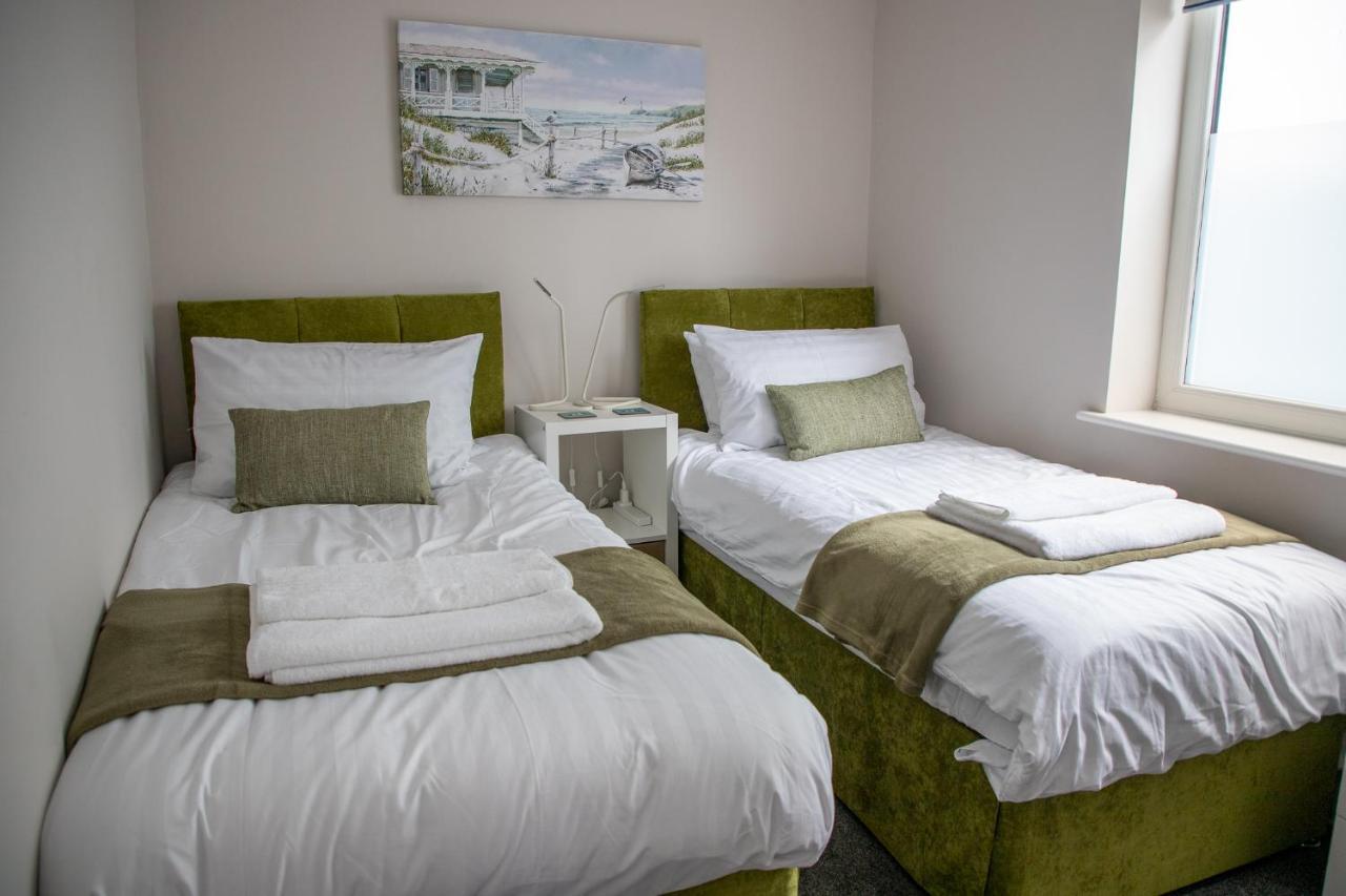 Wave Stays - Ground Floor Apartment - Outside Seating Area Cleveleys Ngoại thất bức ảnh
