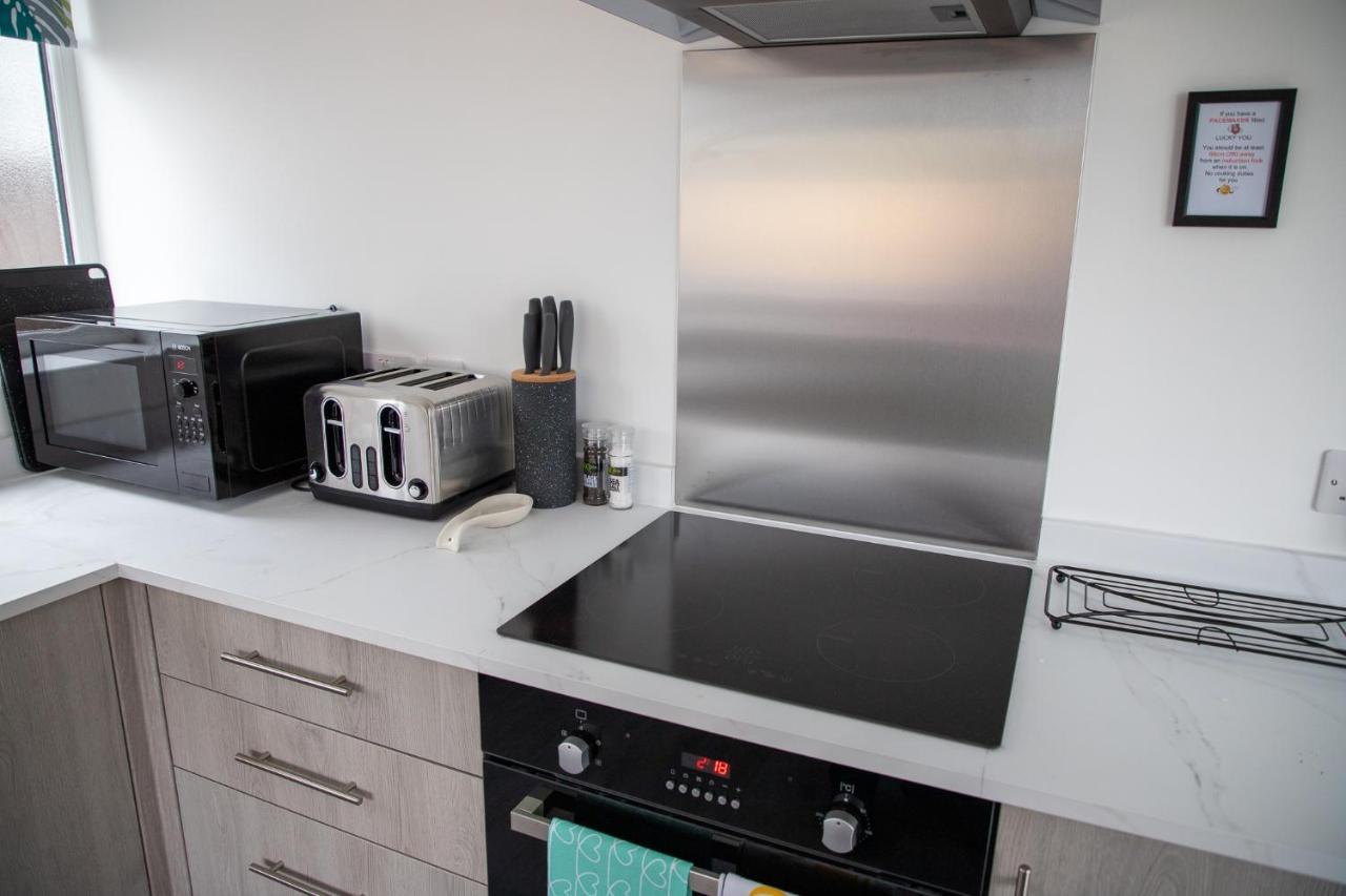Wave Stays - Ground Floor Apartment - Outside Seating Area Cleveleys Ngoại thất bức ảnh