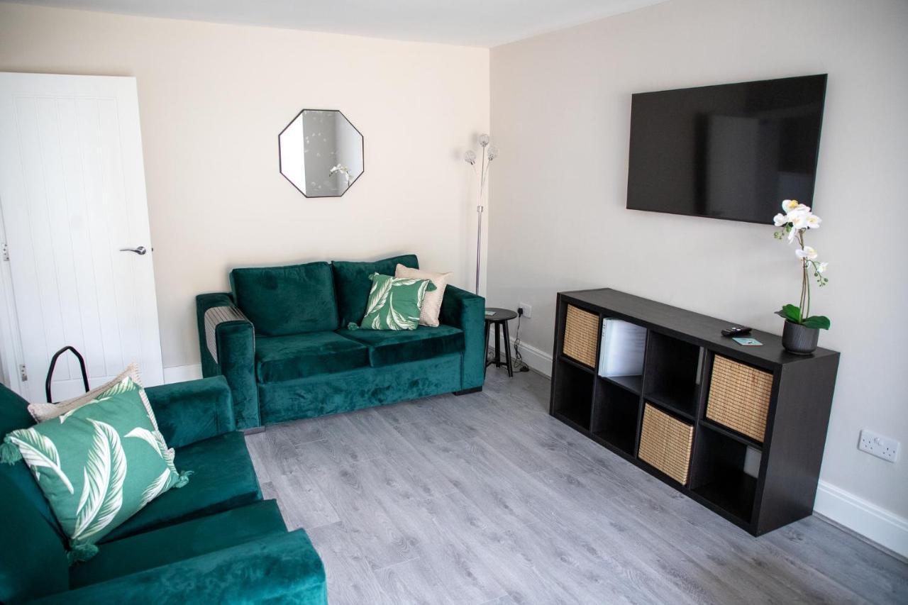 Wave Stays - Ground Floor Apartment - Outside Seating Area Cleveleys Ngoại thất bức ảnh